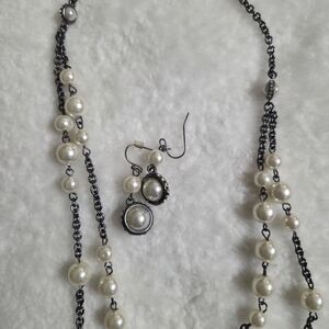 Ann Taylor Pearl and Black Necklace Set